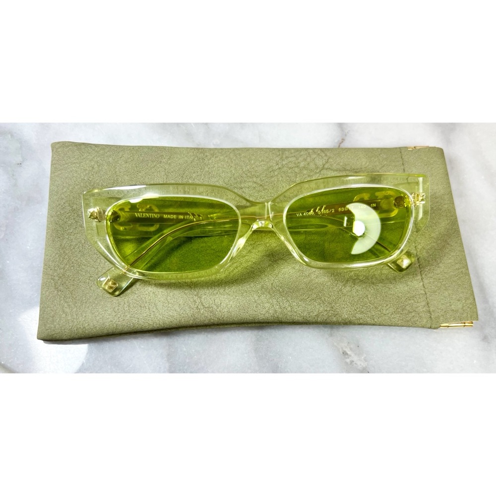 Valentino Garavani V-Logo Square Frame Acetate Sunglasses - Picture 11 of 12
